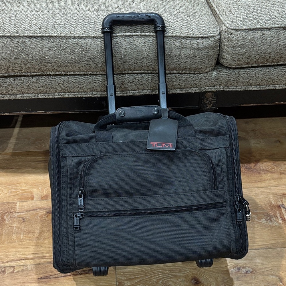 EUC TUMI Black Rolling Duffel Bag Briefcase 2221D3 Carry On